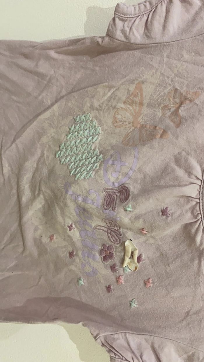 Tee shirt disney 5-6 ans - photo numéro 2