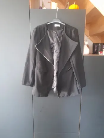 Veste courte noir taille taille 36/38
