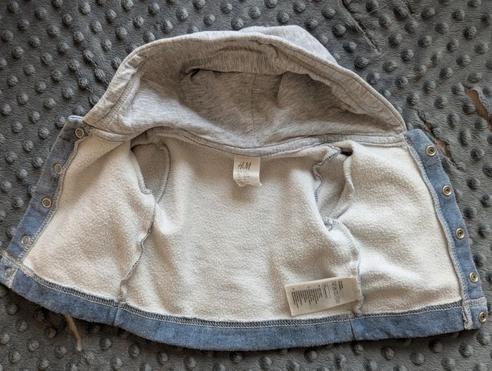 Veste imitation jean 1 mois (50 cm) - H&M - Capuche grise - photo numéro 4