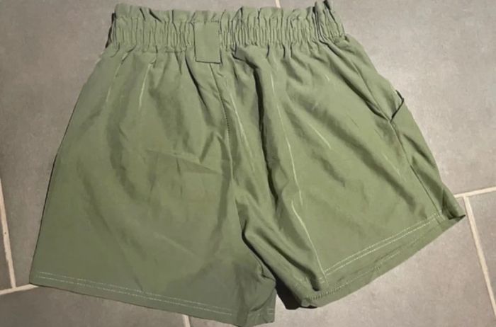 Short kaki taille L neuf - photo numéro 2
