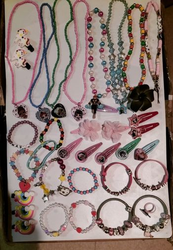 Lot bijoux pour fillette 