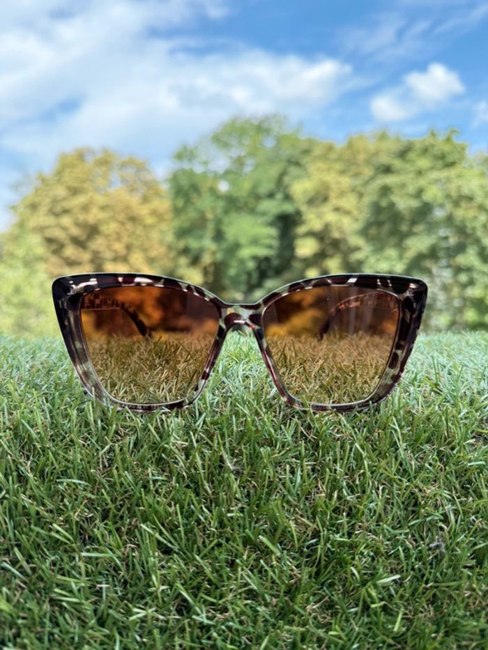 Lunette de soleil élégante