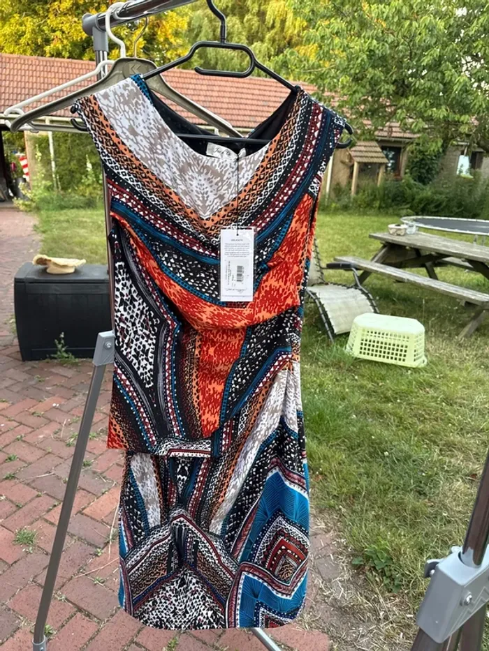 Jolie robe d’été jus d’orange neuve avec étiquette taille S - photo numéro 2