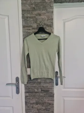Pull léger vert