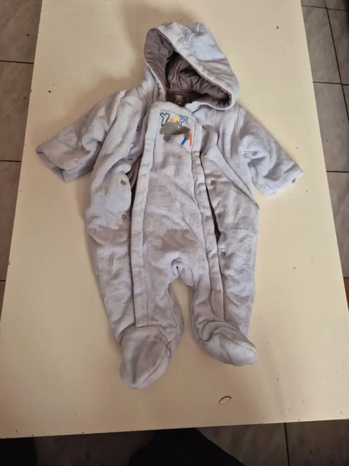 Combinaison / manteau 1 mois