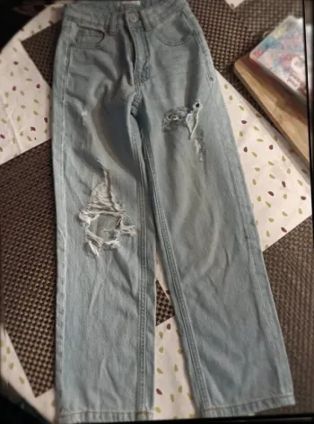 Jean troué  mango  xxs  neuf