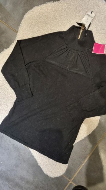 Pull noir Morgan avec transparence au milieu L 40 neuf