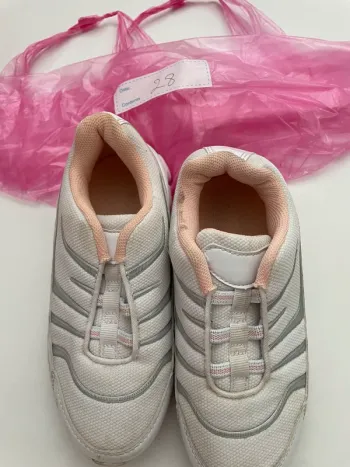 Basket taille 28