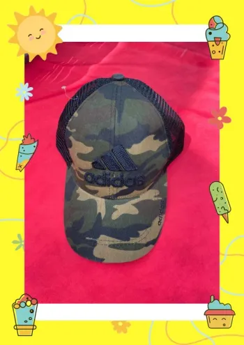 Casquette adidas motif militaire