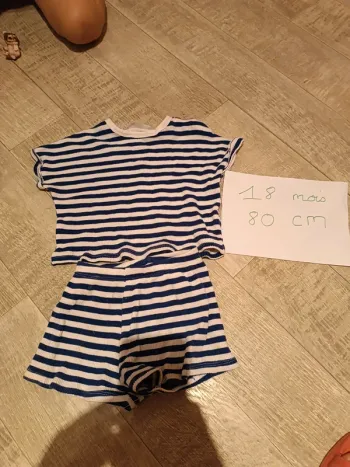 Ensemble éponge t-shirt et short 18 mois 80 cm zara