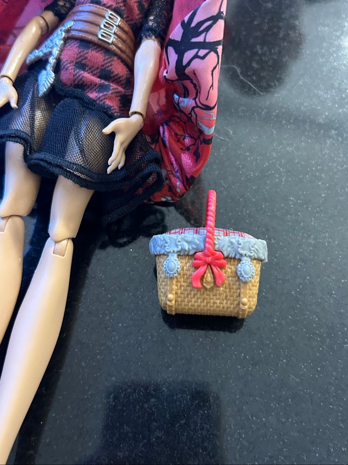 Poupée Ever After High, Cerise Hood - photo numéro 6