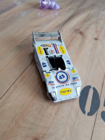 Voiture Norev Lola T 294, N°813 de 1974, Made in France, ech 1/45.
