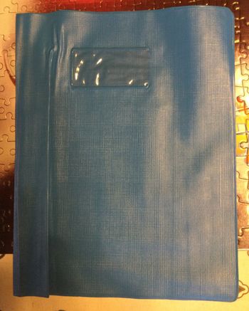 protege cahier bleu ciel