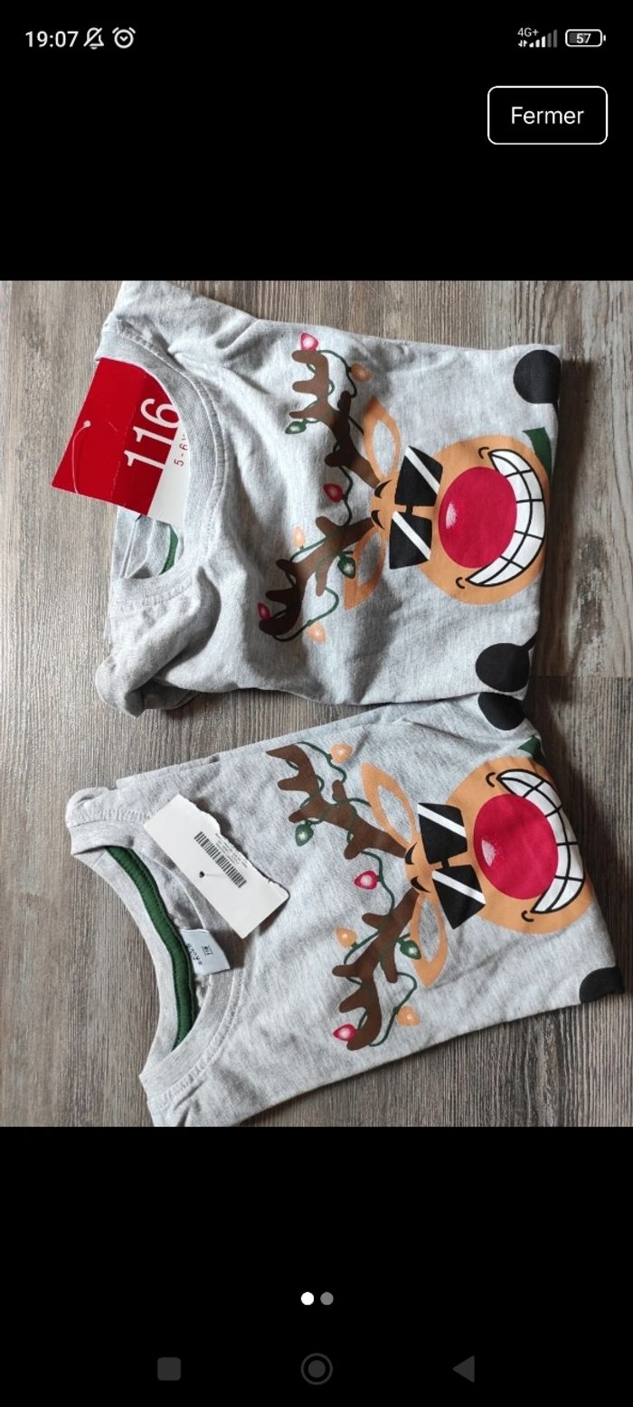 Lot 2 pulls fins ou t-shirts manches longues de Noël neufs avec étiquette taille 116