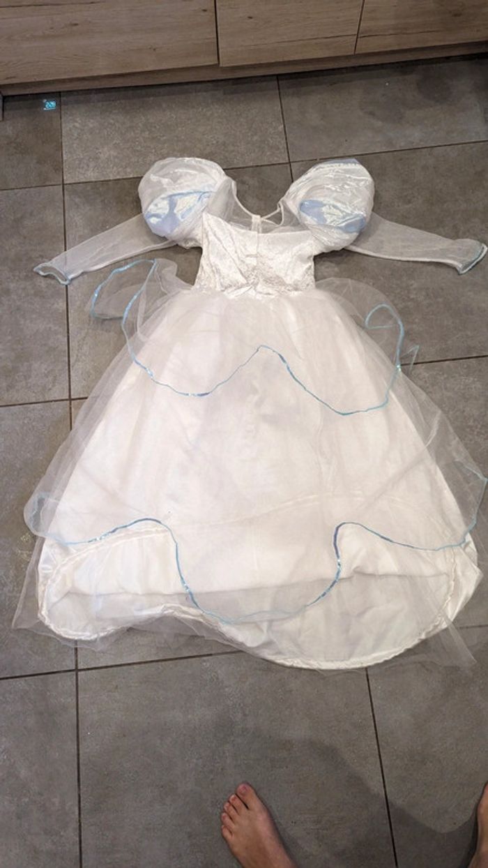 Robe mariée Ariel et bouquet Disneyland Paris 12 ans - photo numéro 4