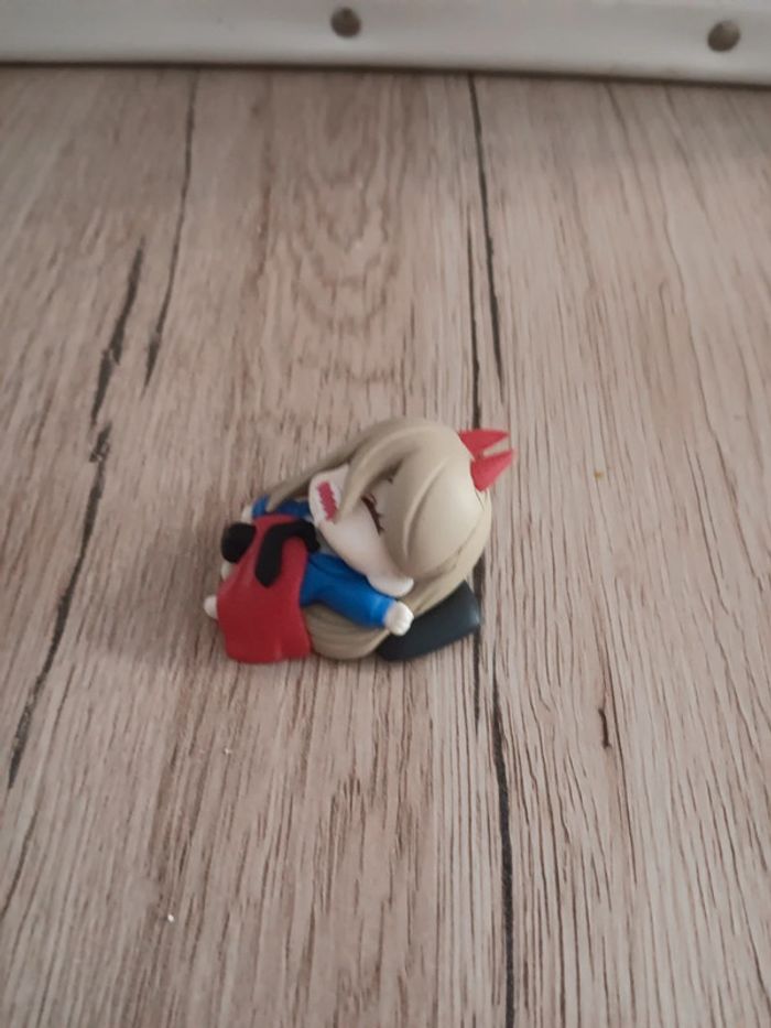 Petite figurine chainsawman power - photo numéro 3