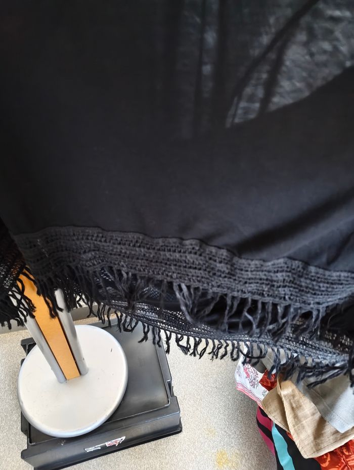 Jolie robe noire légère - photo numéro 3