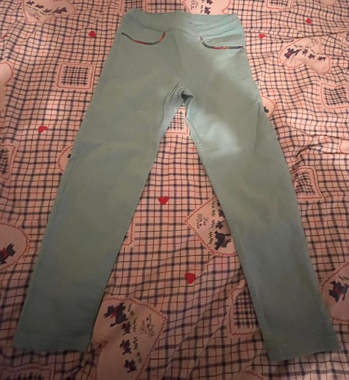 Pantalon bleu avec strass