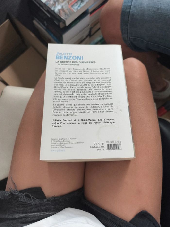 La Guerre des duchesses - Juliette Benzoni - photo numéro 2