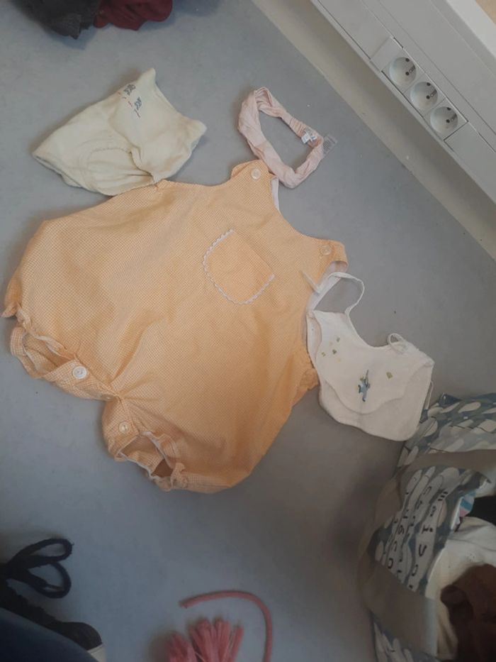 Ensemble jaune salopette tissus 9 mois