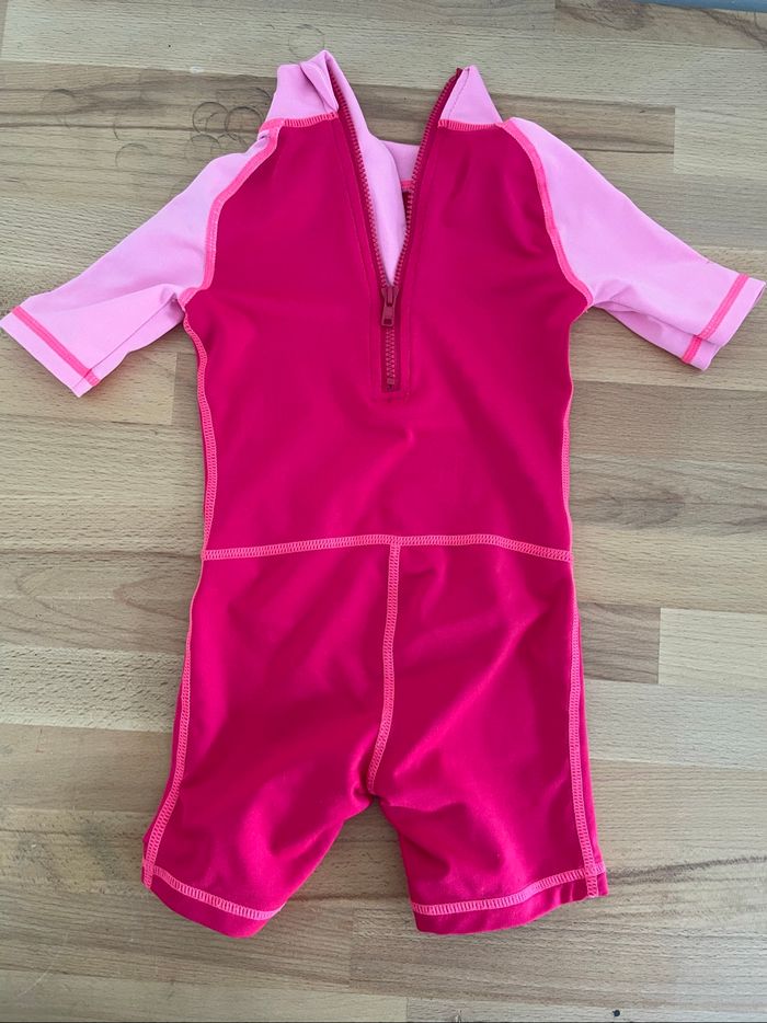 Combinaison plage anti UV taille 12 mois estimée - photo numéro 4