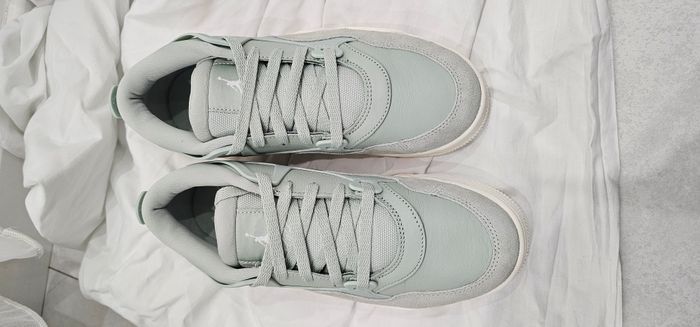 Baskets femme Air Jordan 4 RM taille 40.5 - photo numéro 5