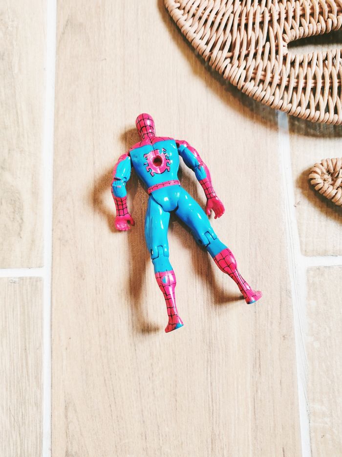 🦟 Spider-man figurine Avengers Marvel vintage année 1995 marque Toy biz - photo numéro 3