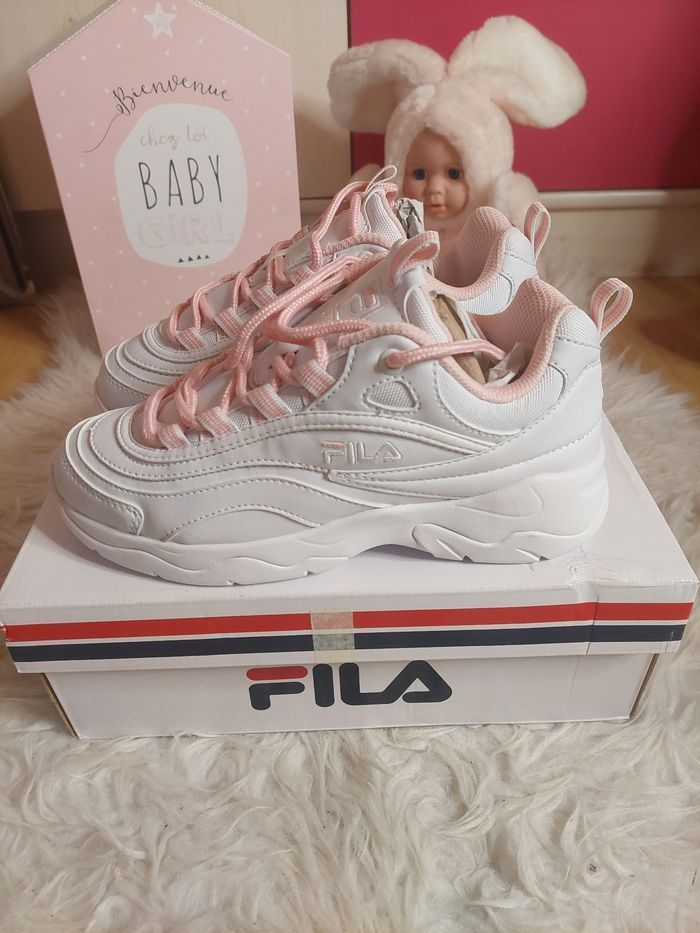 Baskets Fila Ray Junior rose/blanche T36 neuves authentiques 👟 - photo numéro 3