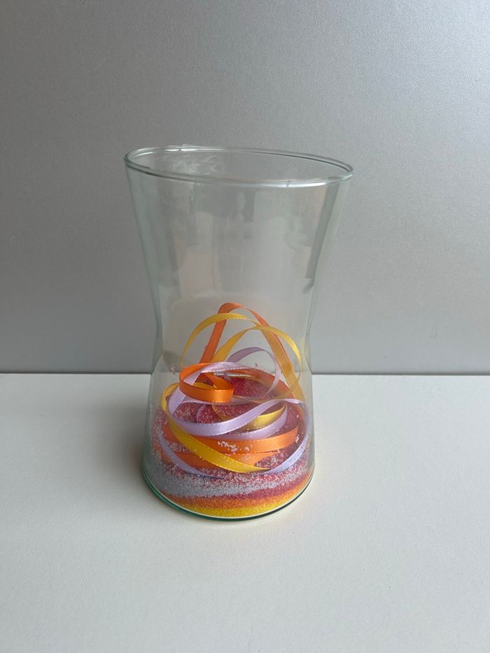 Vase déco diablo verre sable coloré et rubans – style moderne