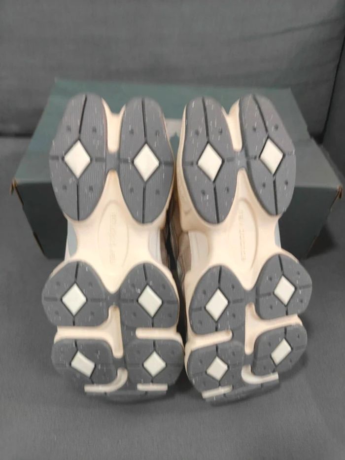 New Balance 9060 Kaki 38 - photo numéro 4