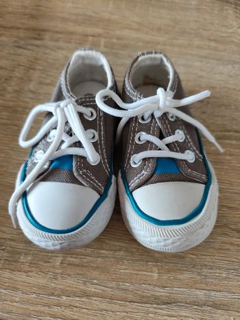 Chaussures taille 18