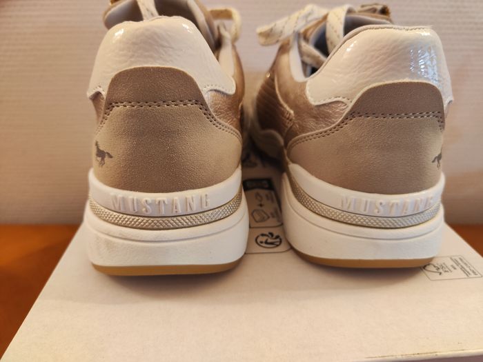 🎁neuf🎁Basket femme couleur crème taille 38Mustang 🎁 Envoye rapide aujourd'hui ou demain 🎁 - photo numéro 4