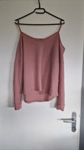 Pull fin épaules dénudées