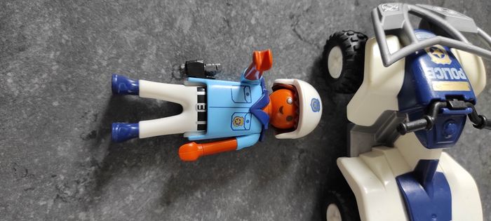 (A79) Playmobil quad police à friction - photo numéro 3