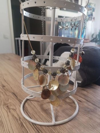 Collier en coquillages vert pastelles