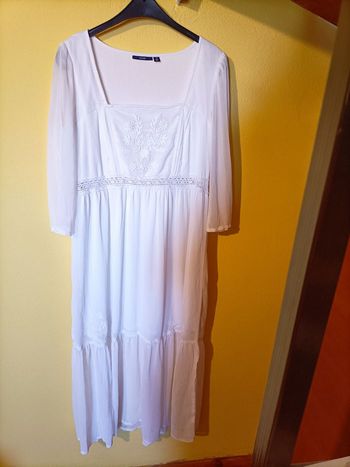 Robe longue bohème blanche brodée KIABI