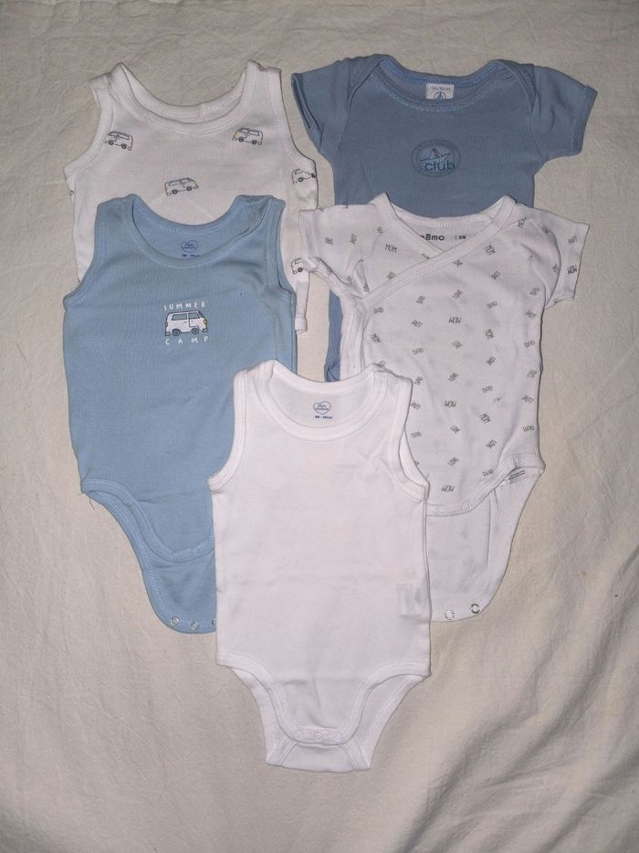 Lot bodies manches courtes