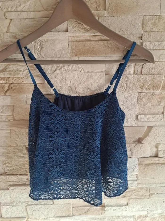 Top femme bleu double dentelle ajourée tbe S/M - photo numéro 5