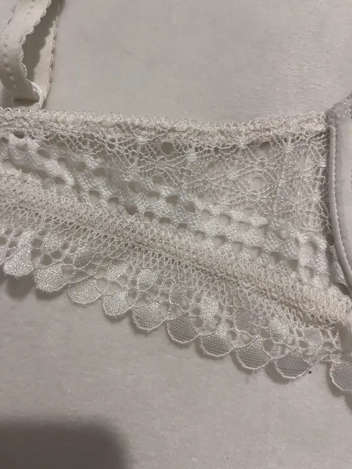 Soutien-gorge blanc dentelles - photo numéro 3