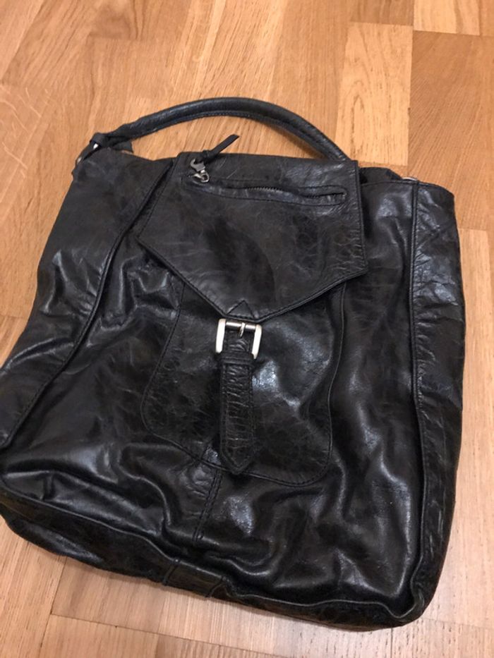 sac en cuir nolr Mango