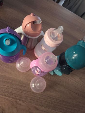 Lot tasses bébé