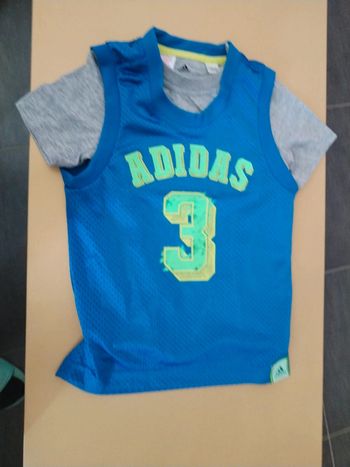 Tee shirt adidas 4-5 ans Q