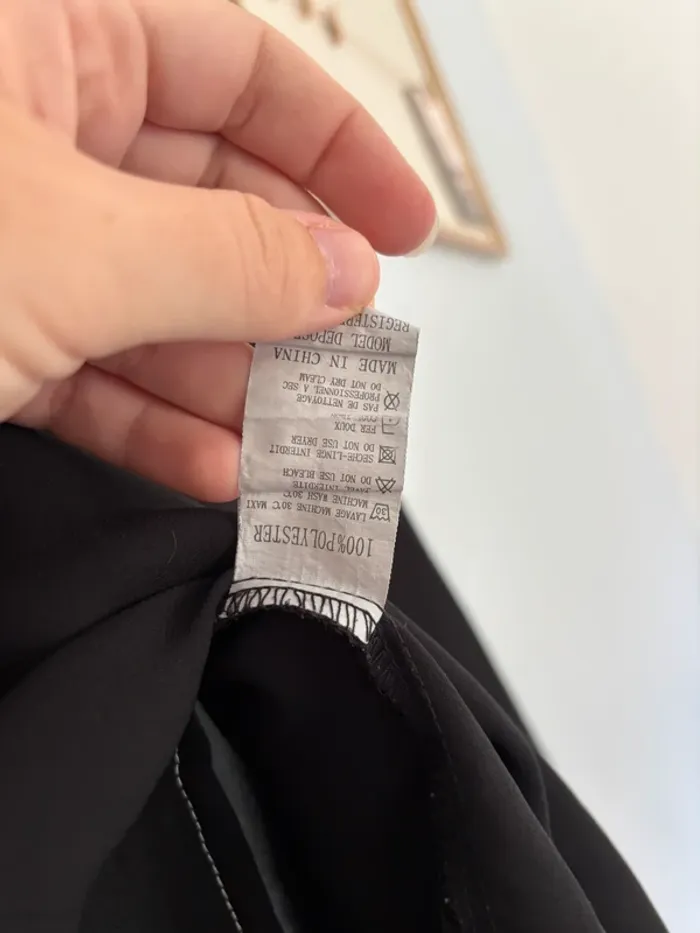 Chemise noire avec coutures blanches Taille S/M - photo numéro 3