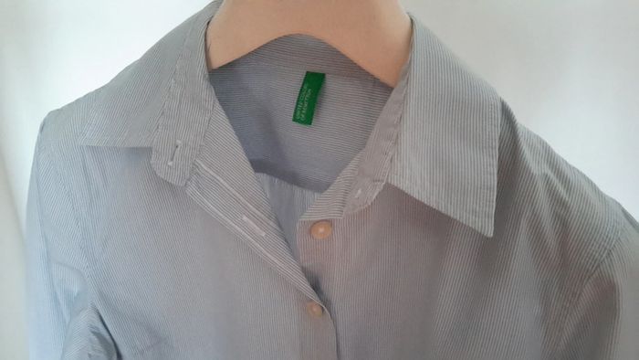 Chemisier à fines lignes bleues et blanches - photo numéro 2