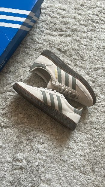 Adidas Handball Spezial Aluminium Silver Pebble Gum/ Crème Kaki Taille 38 Neuf avec etiquette