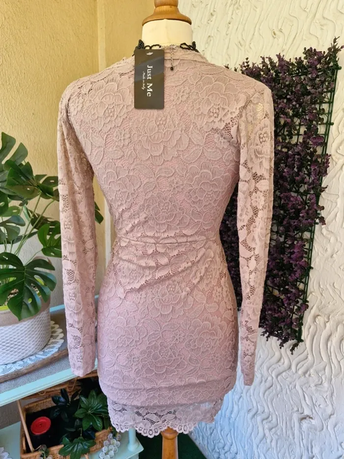 🌸 Robe moulante en dentelle florale (2 couleurs différentes) - photo numéro 3