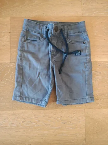 Short 4 ans