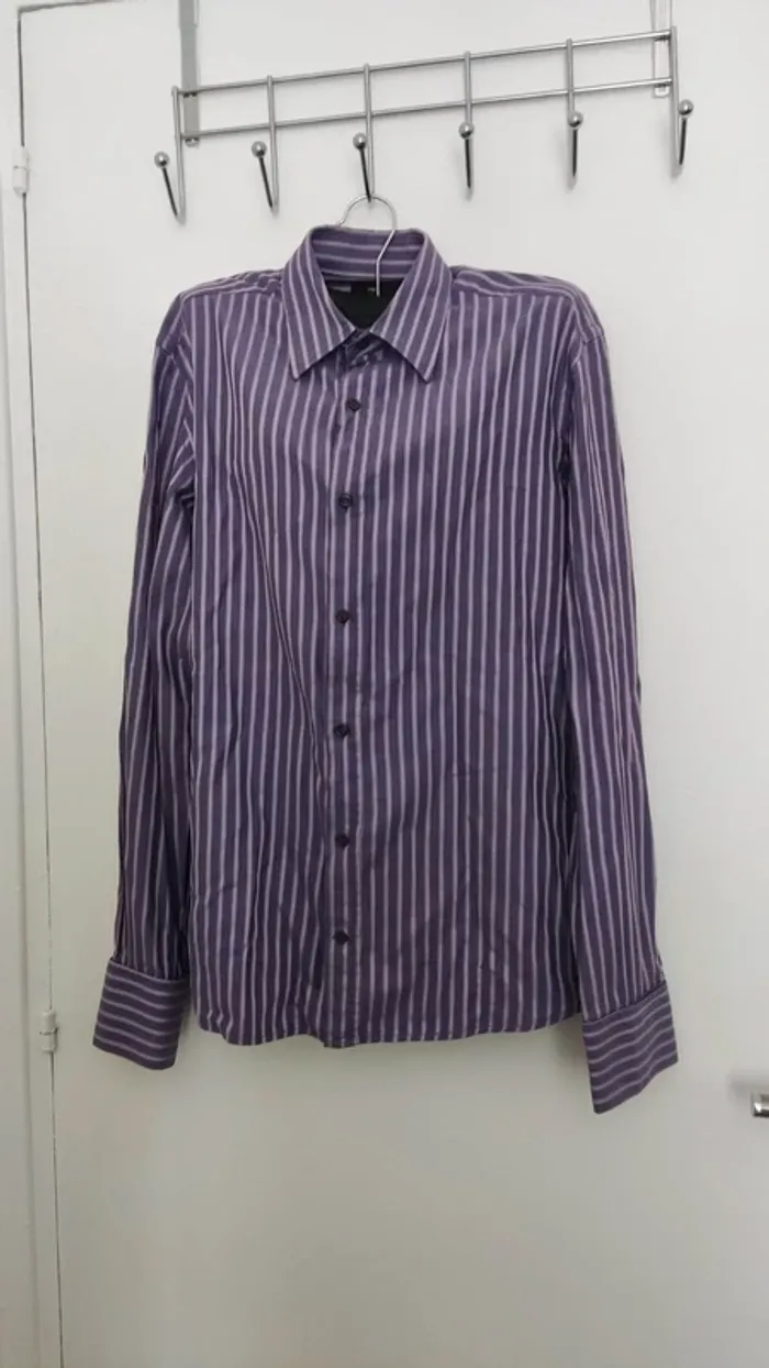 Chemise à rayures avec boutons de manchette violet
H&M slim fit taille M 38 40