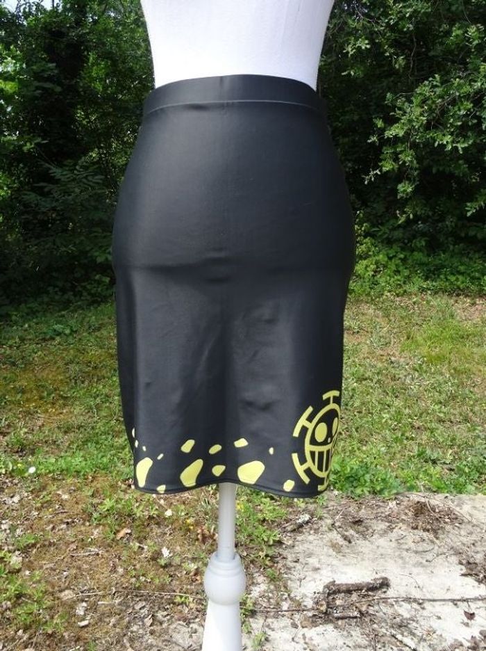 Jupe courte One pièce manga gris anthracite et jaune