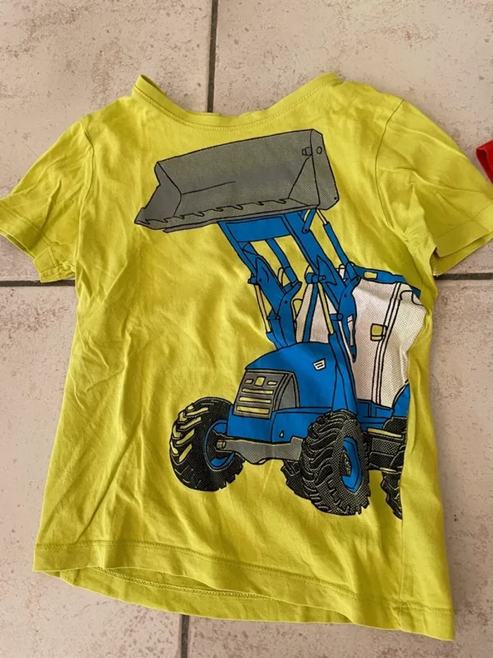 2 Teeshirts manches courtes engins de chantier 110-116cm - photo numéro 2